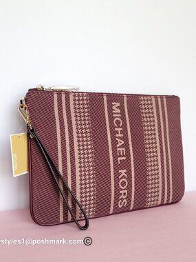 MICHAEL KORS Jet Set Signature Jacquard Large Zip Pouch Wristlet- Dark Berry ⭐